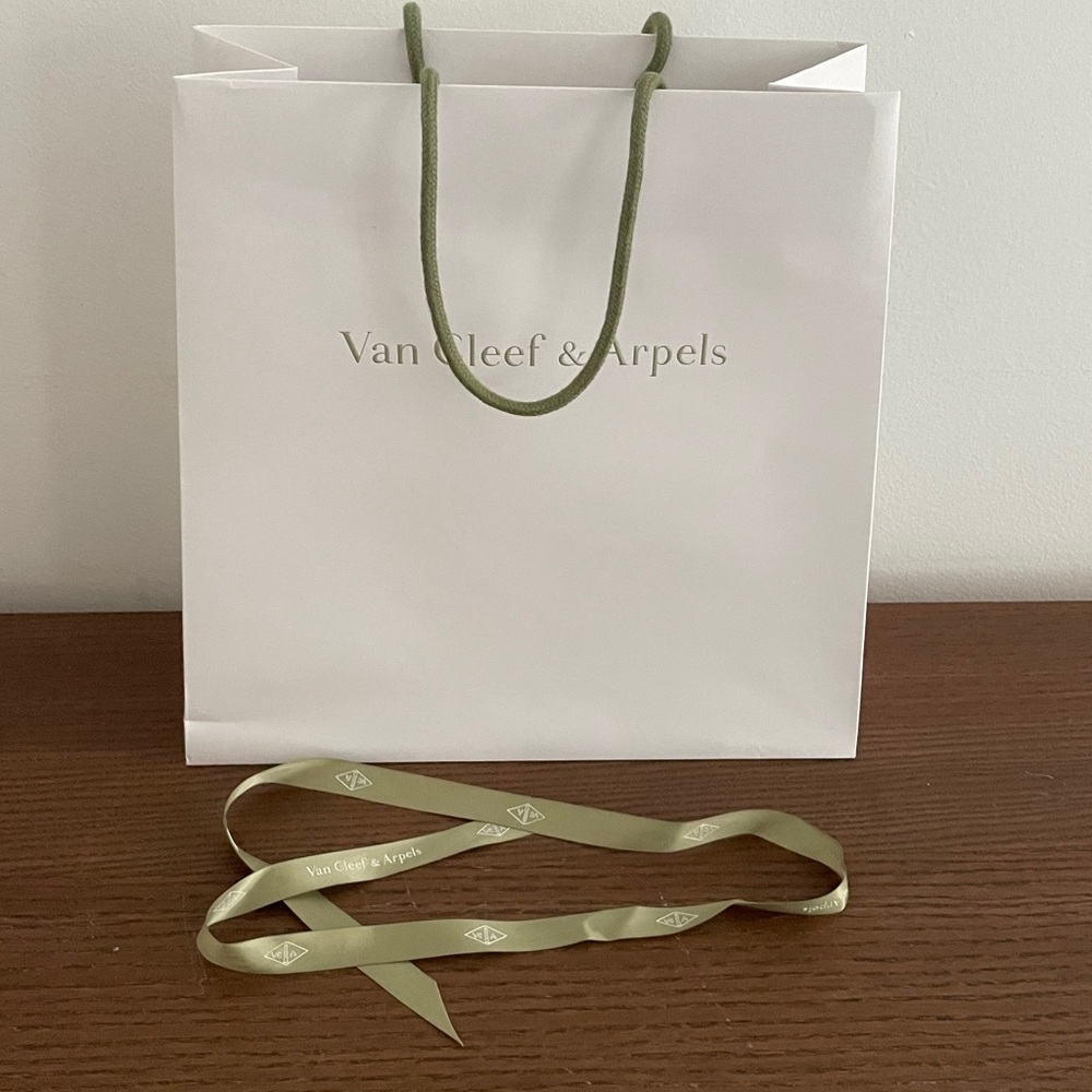 van Cleef and Arpels shopping bag and ribbon